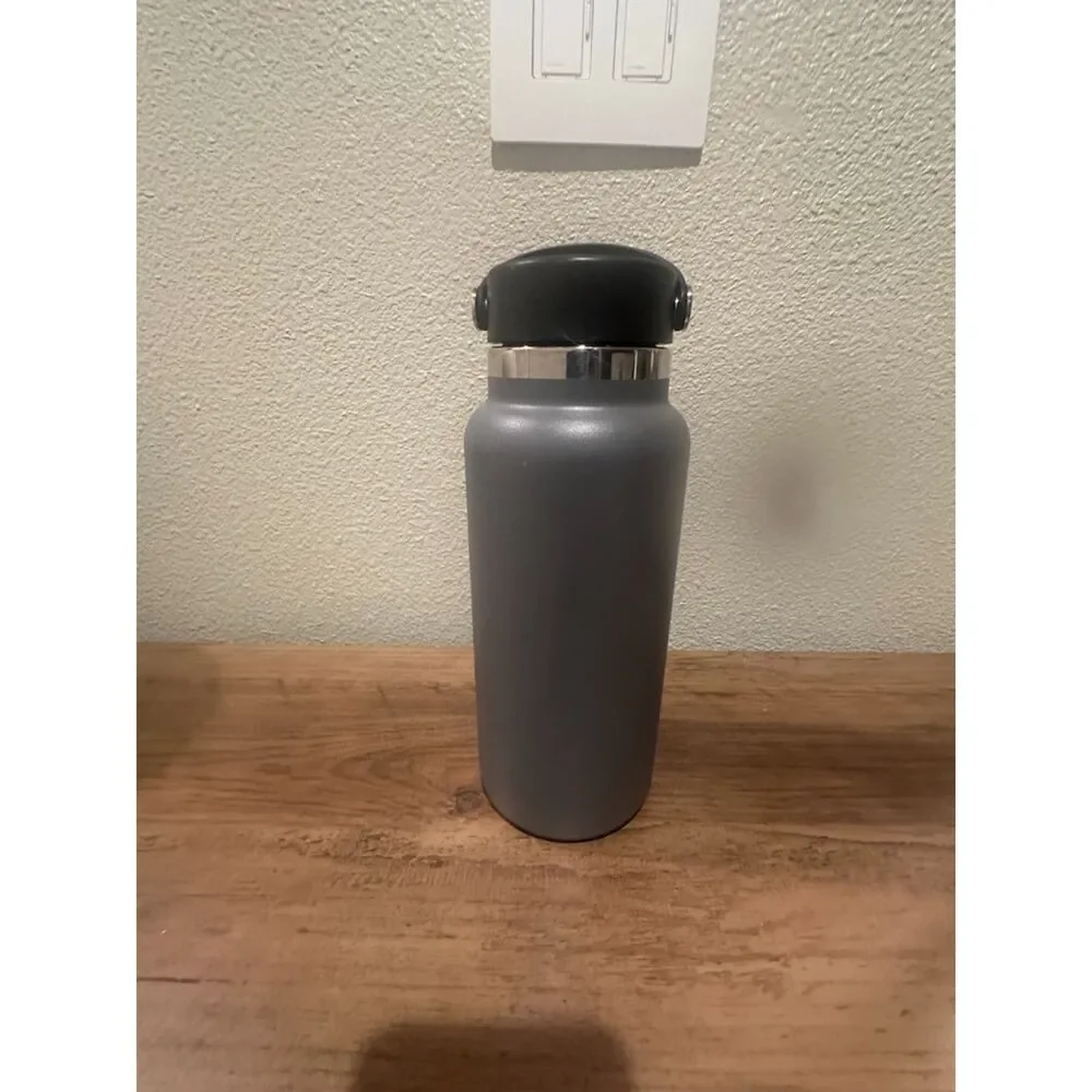 Hydro Flask Water Bottle - Standard Mouth Flex Cap - Grey 32oz
